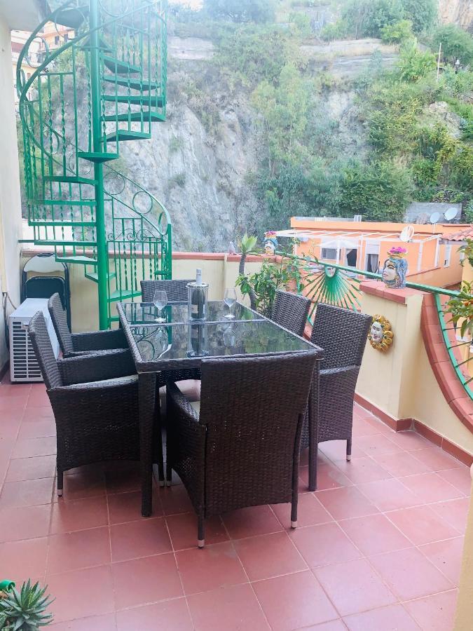 La Fontanella Apartment タオルミーナ エクステリア 写真